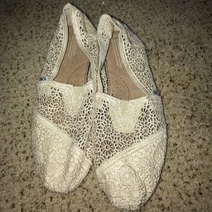 Toms Cream Lace Shoes